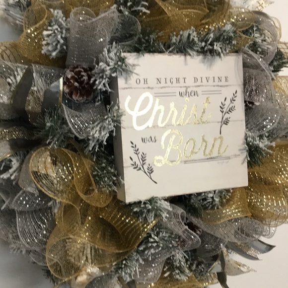 Elegant "Christ was Born" Christmas Wreath - Picture 5 of 6